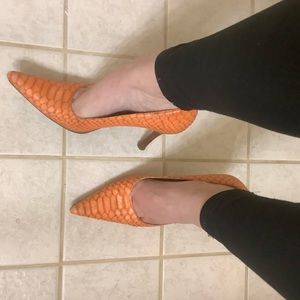 Adriana Caras 3.5 in Heels